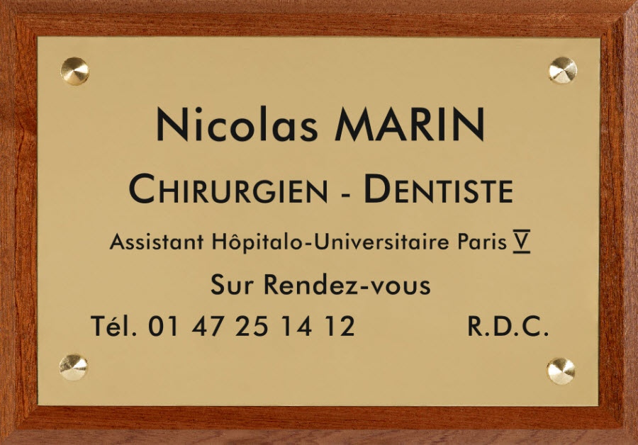 Plaque professionnelle : Comment bien la choisir ?